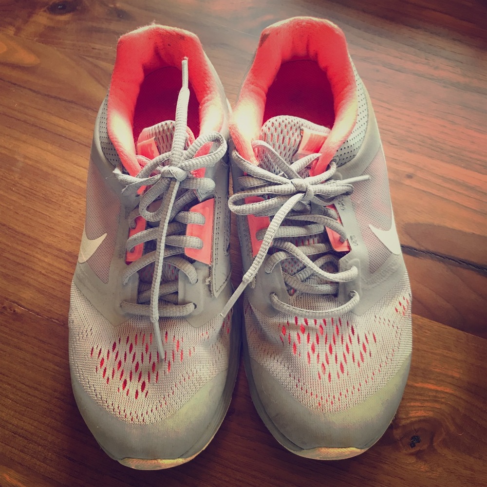 NIKE TRI FUSION RUN SIZE 7.5 in good condition